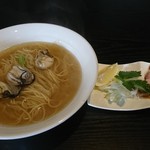 麺屋 菜花奈 - 牡蠣拉麺900円
