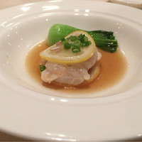 崎陽軒本店 嘉宮 - カレイの天然海老すり身載せ（国産レモン蒸し）