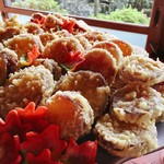 八鶴亭 - さつまいも甘露煮天＠じゅんわり煮たさつまいもなので、むせません。外カリ中ジューシー（天ぷら苦手なのに美味しかった）