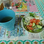 燻製バル SALSA DEL AMIGOS - スープとサラダ