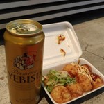 やまちゃん - たこ焼きと隣のローソンで買ったビール