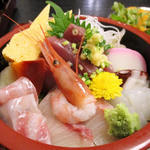 遊々亭 - 海鮮丼￥1,080