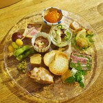 ビストロ割烹 YAOYA - アテが色々