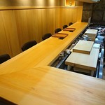 鰻前えとう - カウンター7席