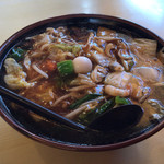 大龍 - 料理写真:五目ラーメン。アツアツ。デカデカ！