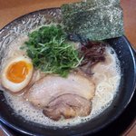 麺屋 遊楽 - 遊楽麺（６５０円）　お店の看板ラーメン　至高の一杯です