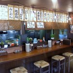 モダンレトロなカウンター席