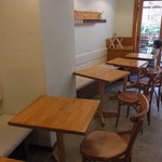 えだおね - イートイン席