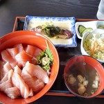 レストハウス竜飛 寿恵盛屋 - 生マグロ丼