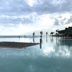 3060 Café - 海岸そばのラグーンプール