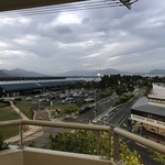 3060 Café - ホテル部屋から望むケアンズの港