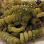 トラットリア シチリアーナ・ドンチッチョ - バジリコ、うにのエガディー風ペーストと茄子　ポモドリーニのフジッリ・ブカティＵＰ２