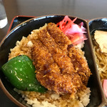 あたご食堂 - ソースカツ重？ 丼じゃね？