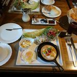 ホワイトペンション - モーニング　2017.9