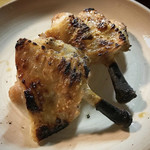 焼鳥初鳥 - 手羽先・塩（250円）