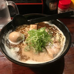 あすの澪 - 黒とんこつラーメン700円  トッピング味玉100円