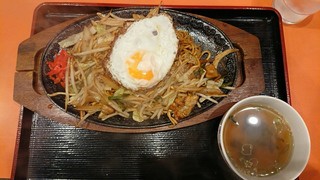 Yokarou - 鉄板焼きそば(税込み670円)