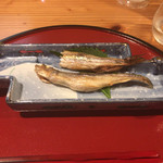 魚旬 うさぎ家 - 鵡川の柳葉魚 オス（奥）メス（手前）
ちょっと齧っちゃいました…