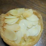 Shirakaba Do Kyukaruizawa Ginza Honten - アーモンド