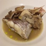 スガハラ - 鹿児島 真鯛と米沢 天然舞茸のスープ仕立て（アップ）