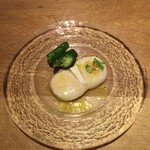 スガハラ - ホタテのカルパッチョ きゅうりのサラダ添え