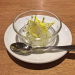 スガハラ - 茨城 白魚 + 米沢 菊の花