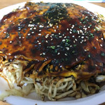 Hiroshima Okonomiyaki Dokkoi - 持ち帰り 肉玉そば イカ天入り（¥1,134）