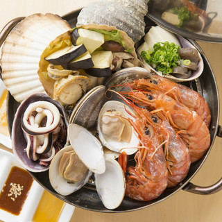 旬魚の刺身盛＆魚貝山盛りの蒸気鍋u2026120分飲放付全9品 : わだつみ 