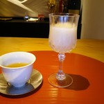 肉屋 雪月花 NAGOYA - 20世紀梨のジュース、凍頂烏龍茶