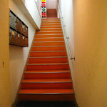 Tai Betonamuryouri Guri-N - ちょっぴり怪しげな階段を上がってください。