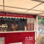 Kuranda Home Made Tropical Fruit Ice Cream - ユニークなおじいちゃんは日本語できますw