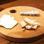 リストランテ ハナタニ - ☆チーズ盛合せ 3種 1300円 