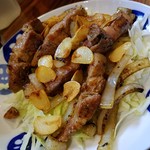 もつ焼 あぶさん - ナゴさくら豚のニンニク炒め