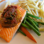Brigantine - 料理写真:Horseradish-Crusted Salmon