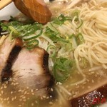 博多ラーメン よかよ - 