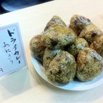 カレーショップ 真寿舎 - ドライカレーおにぎり