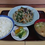 Ichifuku - ニラ炒め定食