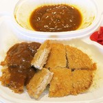 日乃屋カレー - カツの厚さ