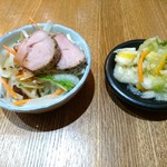 四季料理 海山 - サラダとおしんこ