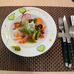 ブーシェリーやち - 旬の地野菜と魚介の華やかなオードブル