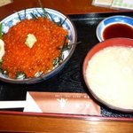 あじ処 春 - いくら丼定食　新鮮で　美味しかったです。