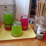 らーめん食堂 ゆうき屋 - 【2017.10.6(金)】テーブルにあるコップ