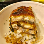 炭焼うな富士 - 鰻は身が厚く脂が乗っています【料理】