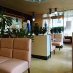 2017.10 そそり立つライトが不思議空間な店内