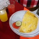 Swastika Bungalow - オムレツをチョイス