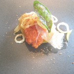 キュイジーヌ[s] ミッシェル・トロワグロ - アントレ（ナス、トマトとグアンチャーレ）