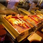 丸亀製麺 - ズラリと並ぶ天ぷら