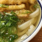 三井うどん店 - 麺は太い角麺