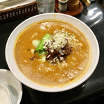 中華食堂 Pata-Pata - 担々麺(¥800)麺大盛(+¥200)
以前食べた時より色が赤くなくなったような気がする。辛さも控えめだが、胡麻の風味が濃厚で深い味わいはさすがのレベル。激辛とは言えないが、味には満足している。