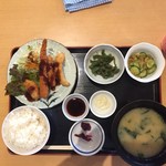 いただきさんの海鮮食堂 - ミックスフライ定食